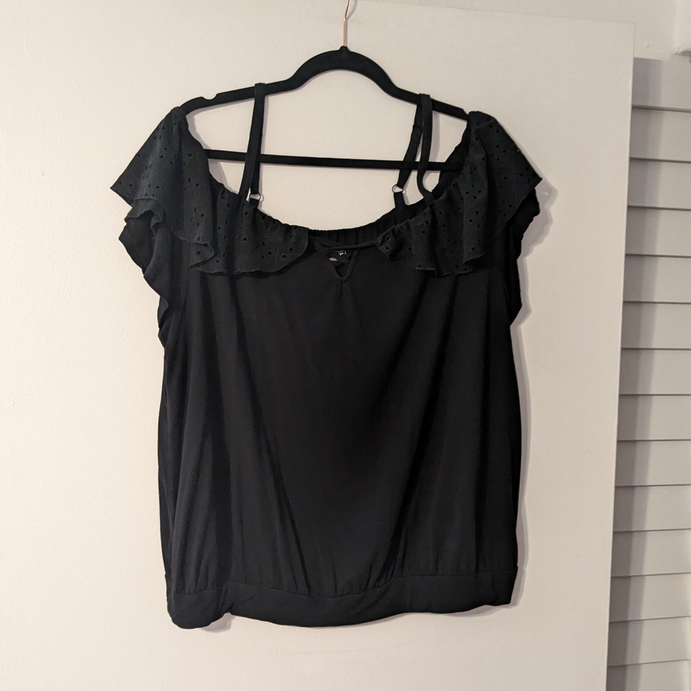 Torrid Black Super Soft Cold-Shoulder Ruffle Top Size 2 (18/20) - Picture 3 of 9